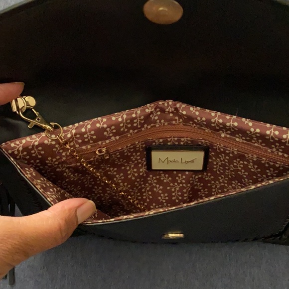 Clutch - Picture 2 of 3